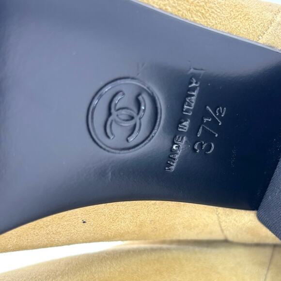 NEW Chanel Suede Kidskin Grosgrain CC Logo Cap Toe Chelsea Short Boots 37.5 - Picture 7 of 8